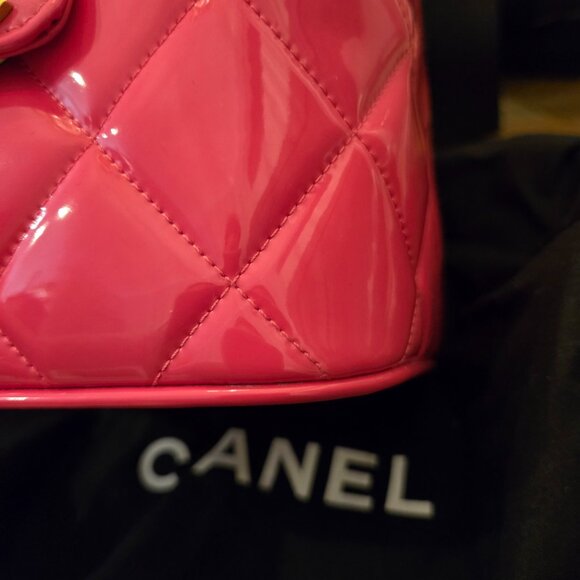 Chanel Barbie Heart Vanity Bag - Picture 4 of 12